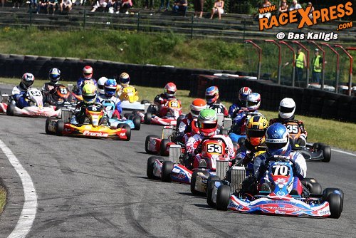 Close racing in Max